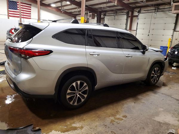 2021 TOYOTA HIGHLANDER