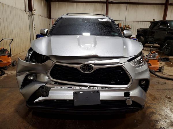 2021 TOYOTA HIGHLANDER