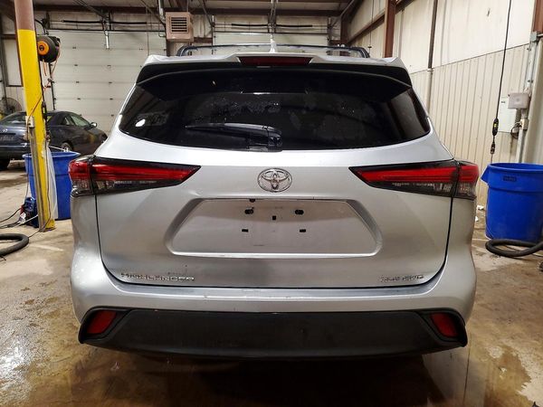 2021 TOYOTA HIGHLANDER