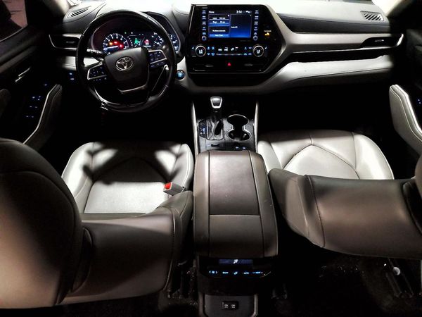 2021 TOYOTA HIGHLANDER