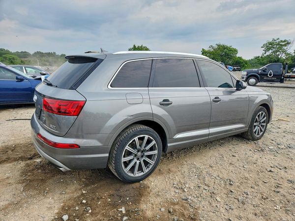 2017 AUDI Q7 quattro Premium