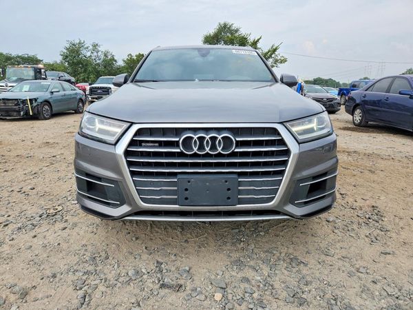 2017 AUDI Q7 quattro Premium