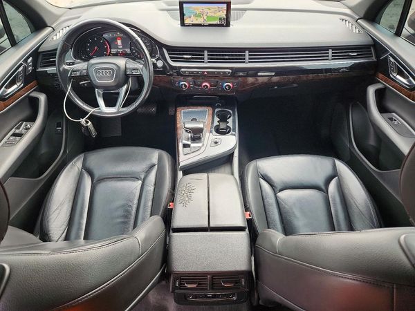 2017 AUDI Q7 quattro Premium
