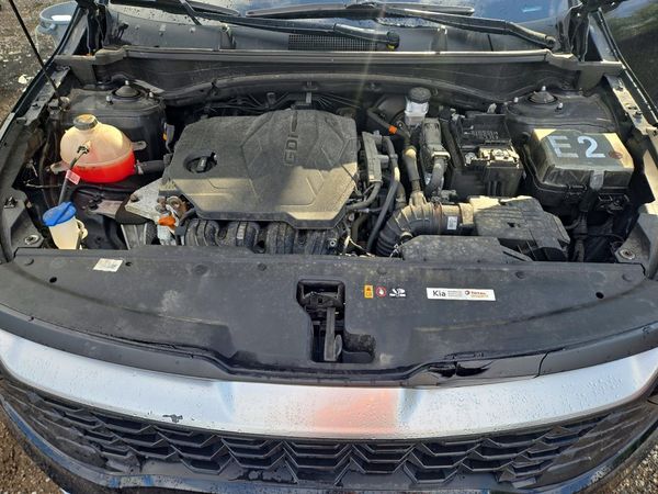 2023 KIA SPORTAGE LX — Engine bay