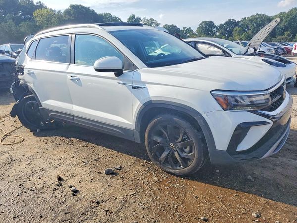 2024 VOLKSWAGEN TAOS SE