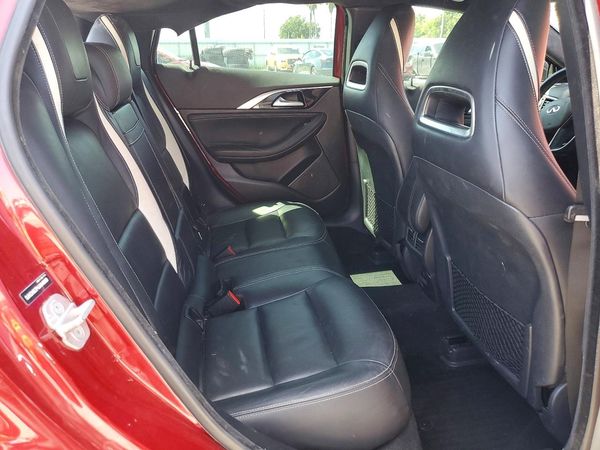 2018 INFINITI QX30