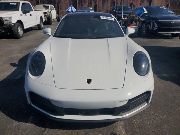 2025 PORSCHE 911