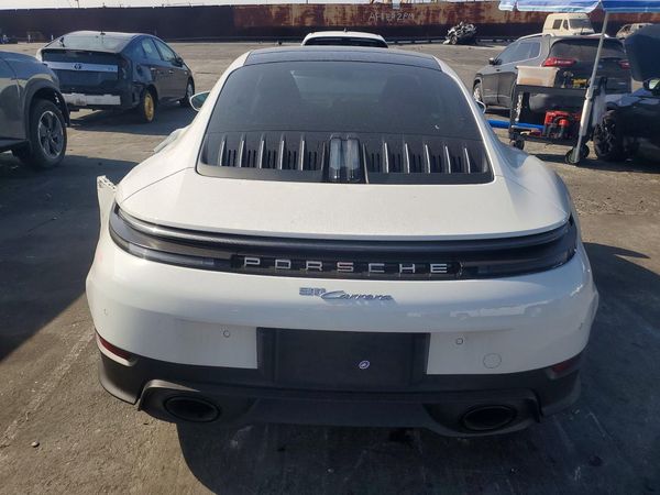 2025 PORSCHE 911