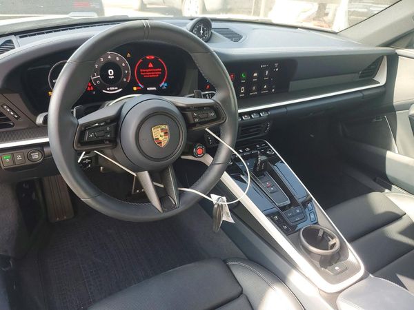 2025 PORSCHE 911