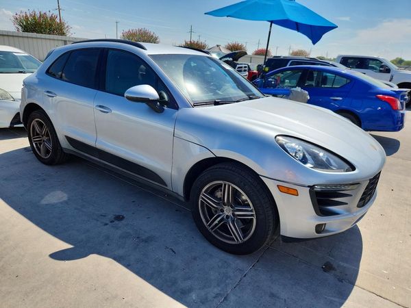 2015 PORSCHE MACAN