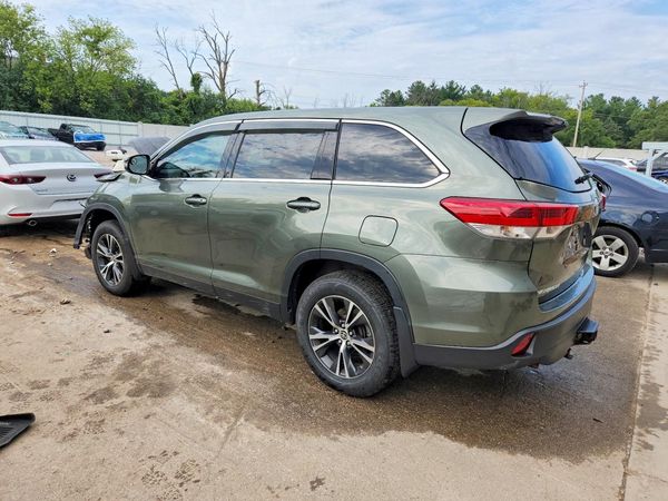 2019 TOYOTA HIGHLANDER LE/LE Plus