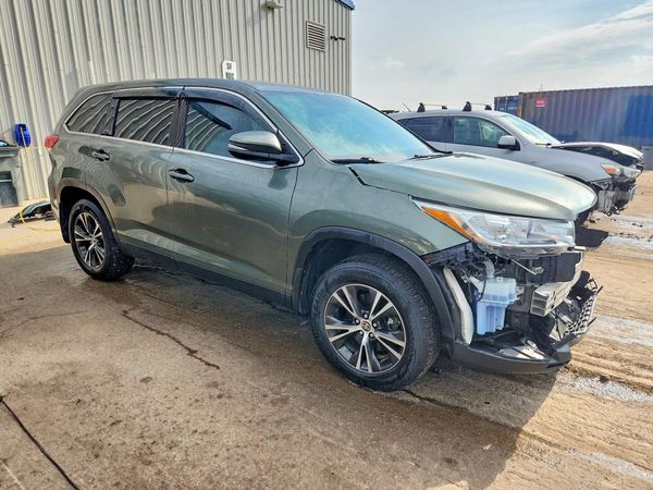 2019 TOYOTA HIGHLANDER LE/LE Plus