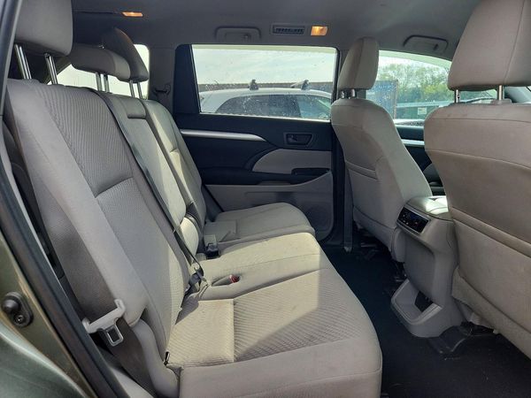 2019 TOYOTA HIGHLANDER LE/LE Plus