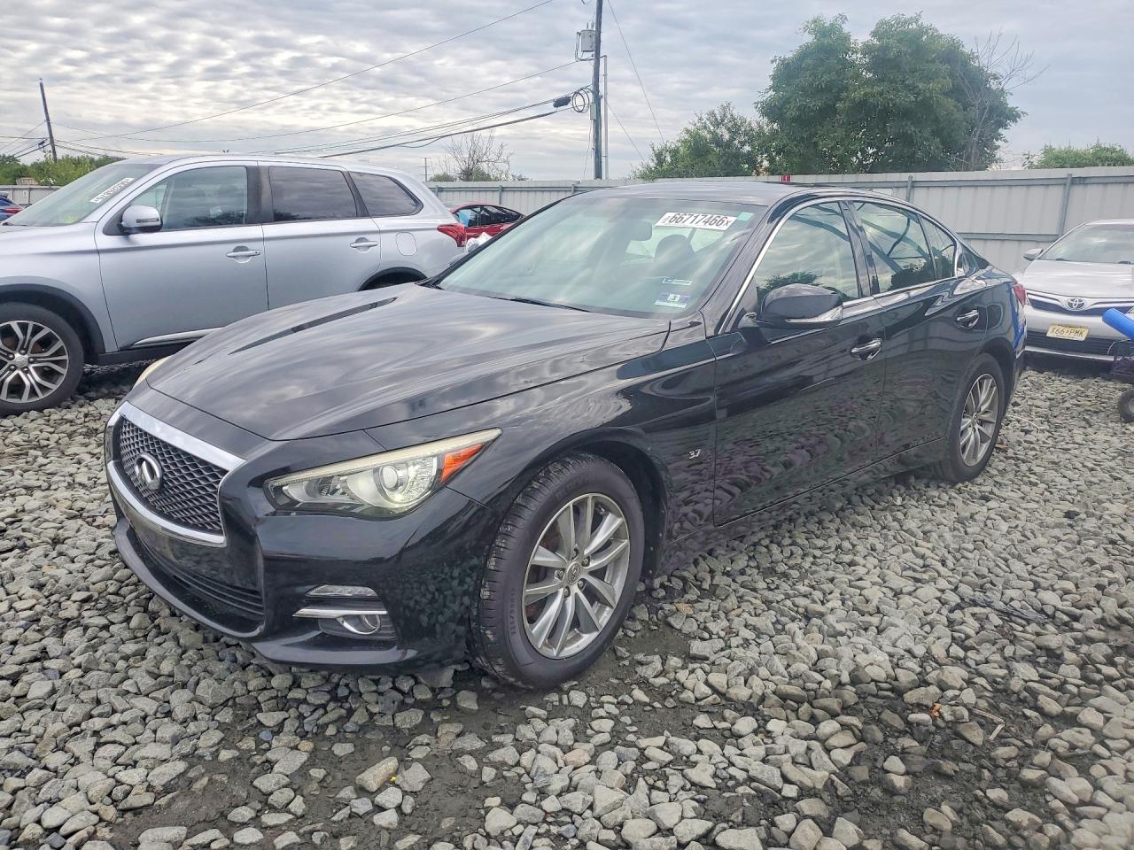 2015 INFINITI Q50