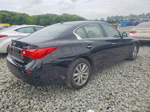 2015 INFINITI Q50