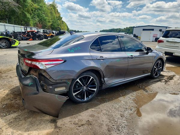 2020 TOYOTA CAMRY XSE