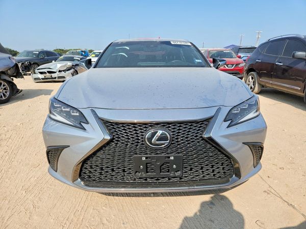 2022 LEXUS ES