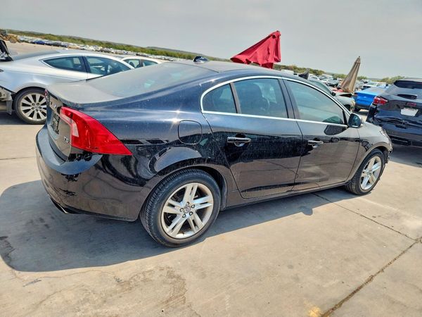 2015 VOLVO S60 Premier+ (non R design)