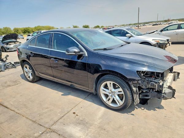 2015 VOLVO S60 Premier+ (non R design)