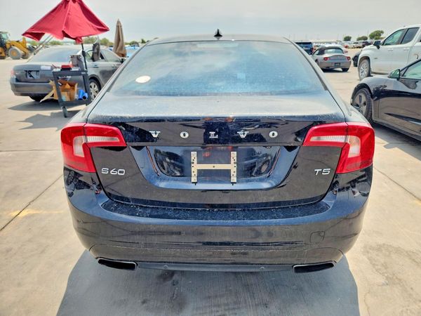 2015 VOLVO S60 Premier+ (non R design)