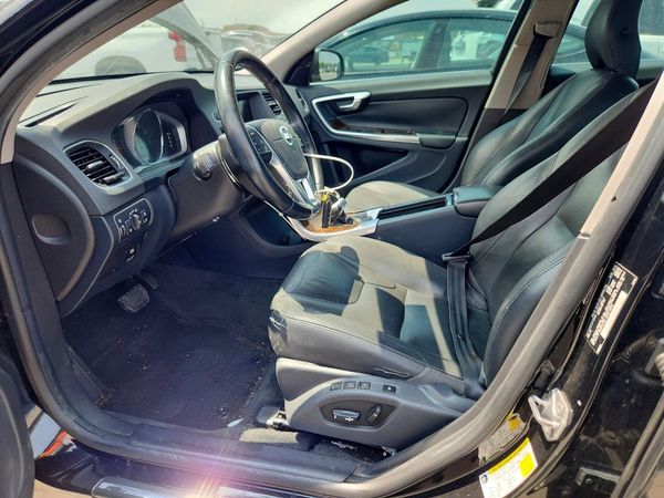 2015 VOLVO S60 Premier+ (non R design)