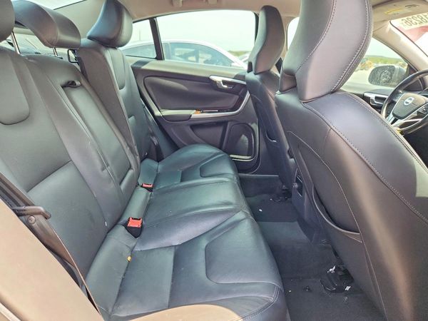2015 VOLVO S60 Premier+ (non R design)