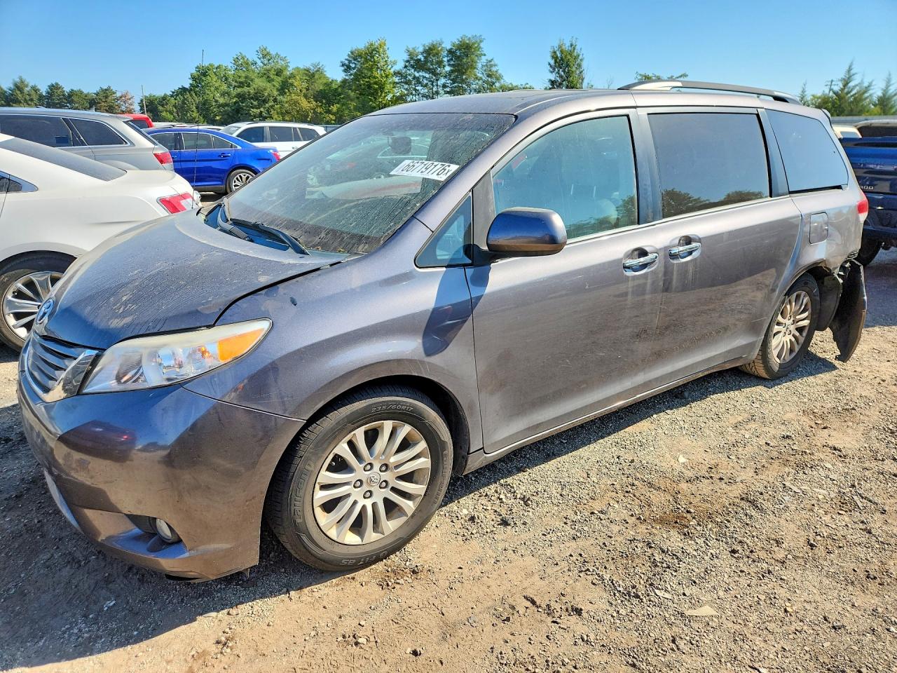 2013 TOYOTA SIENNA