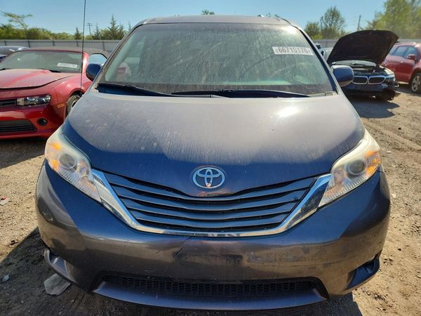 2013 TOYOTA SIENNA