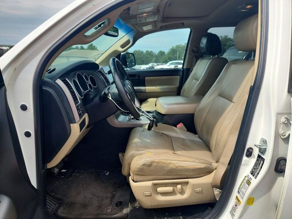 2015 TOYOTA SEQUOIA SR5 Grade