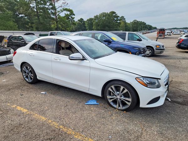 2017 MERCEDES-BENZ C-CLASS C300 — Passenger 3/4