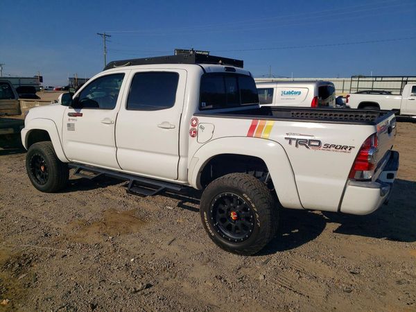 2015 TOYOTA TACOMA