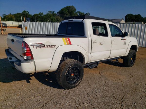2015 TOYOTA TACOMA