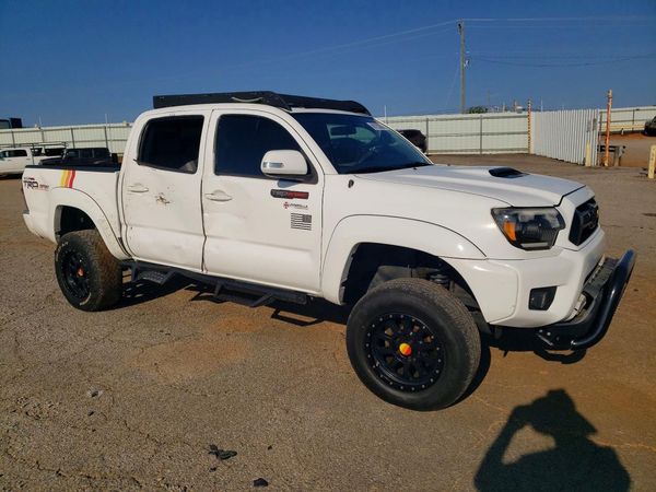 2015 TOYOTA TACOMA