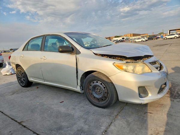 2013 TOYOTA COROLLA