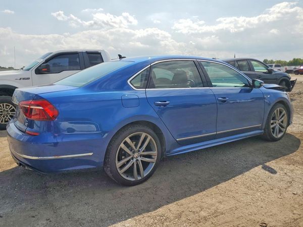 2017 VOLKSWAGEN PASSAT R-Line