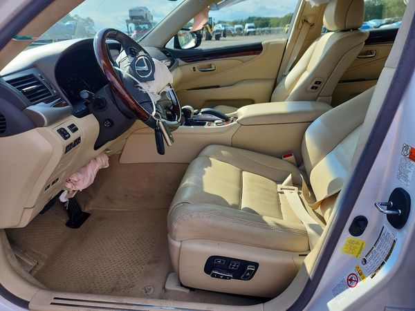 2017 LEXUS LS