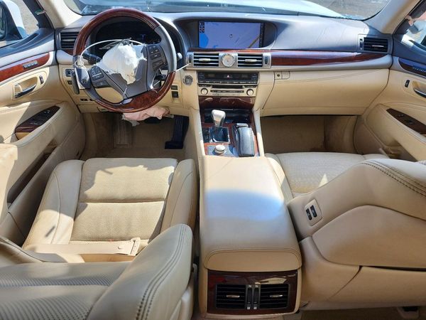 2017 LEXUS LS