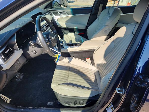 2023 GENESIS G70