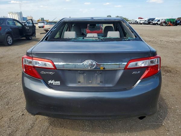 2014 TOYOTA CAMRY