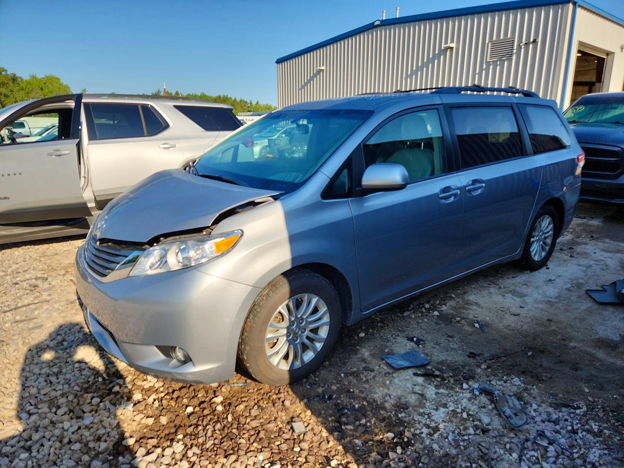 2013 TOYOTA SIENNA