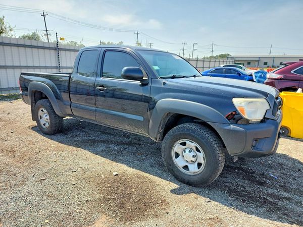 2015 TOYOTA TACOMA