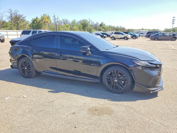 2026 TOYOTA CAMRY