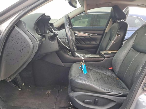2014 INFINITI Q50 — DENT