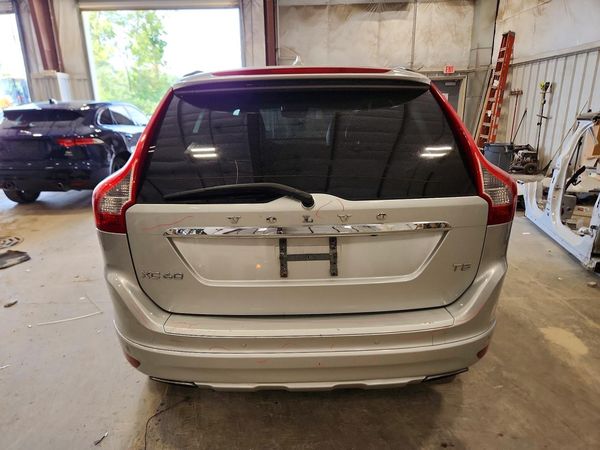 2015 VOLVO XC60