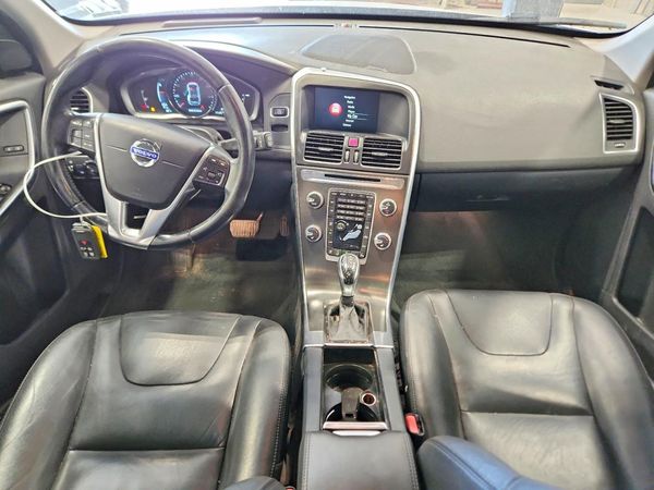 2015 VOLVO XC60
