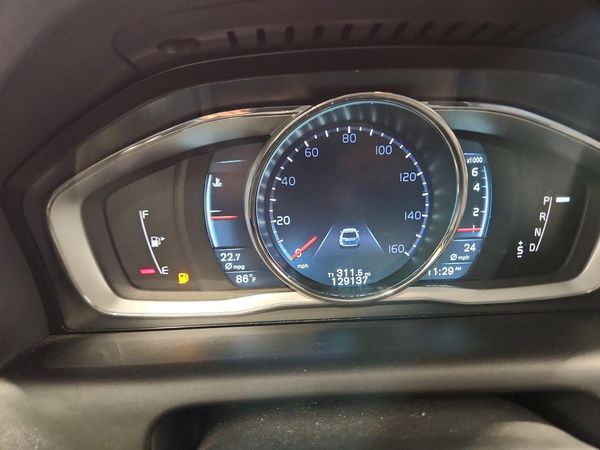 2015 VOLVO XC60