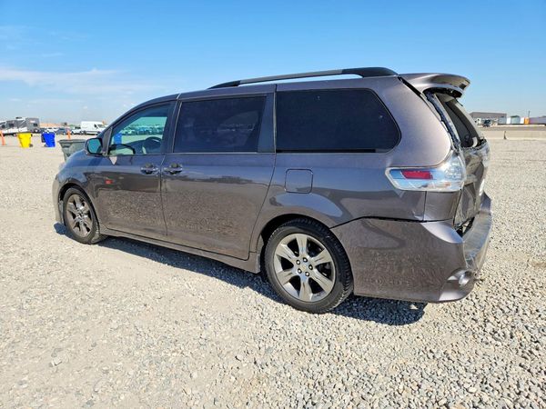 2012 TOYOTA SIENNA