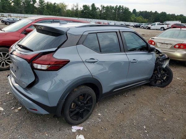 2022 NISSAN KICKS