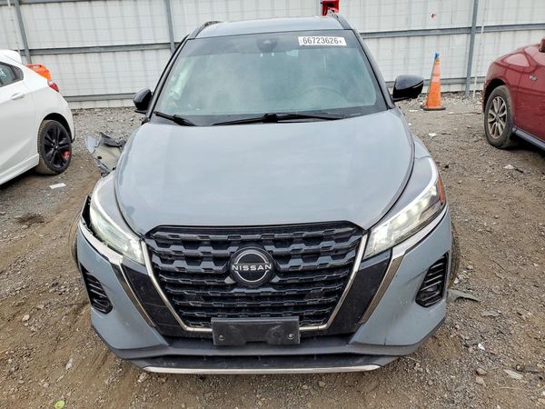 2022 NISSAN KICKS