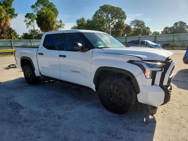 2026 TOYOTA TUNDRA